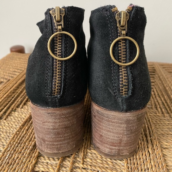 BEEK Shoes Women’s 7 Suede Falcon Booties Black Boot - Picture 7 of 8